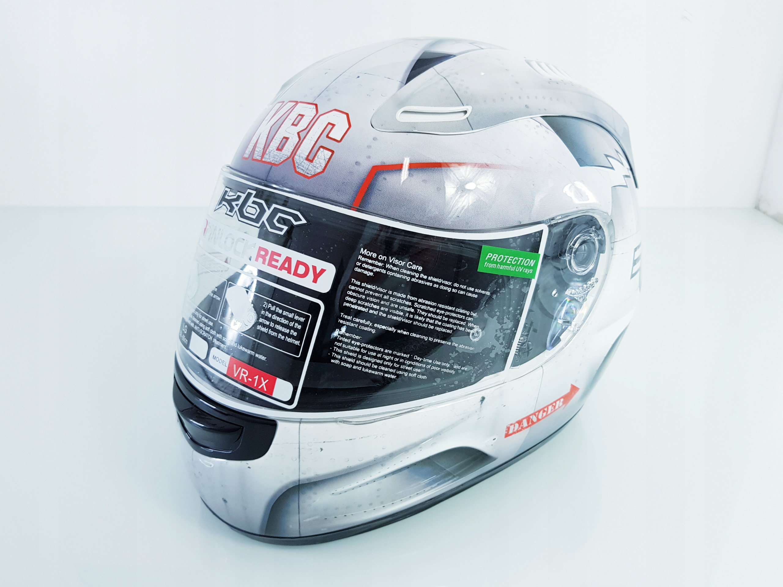 PRILBA INTEGRÁLNA MOTOCYKLA A4 KBC TURBÍNA VR-1X Ľ