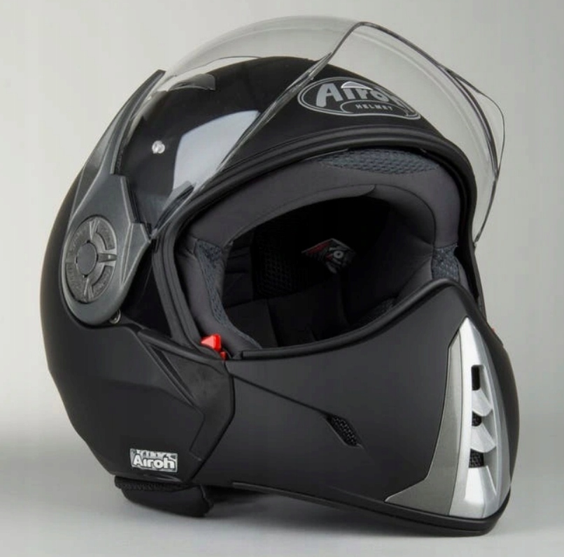 Výklopná motocyklová prilba Airoh J106 pre motor M.