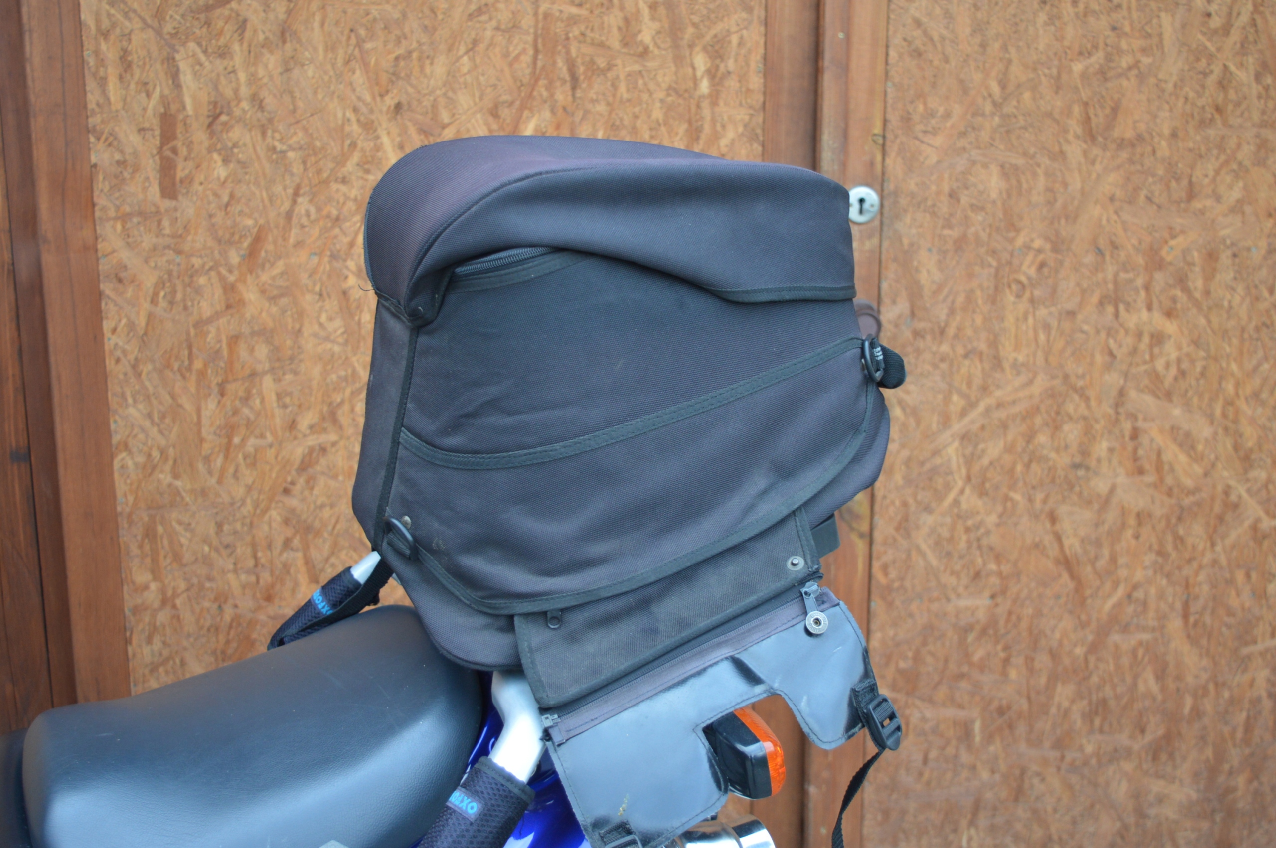 Brašna na zadné sedadlo BAGSTER / cbr gsxr gsx zx