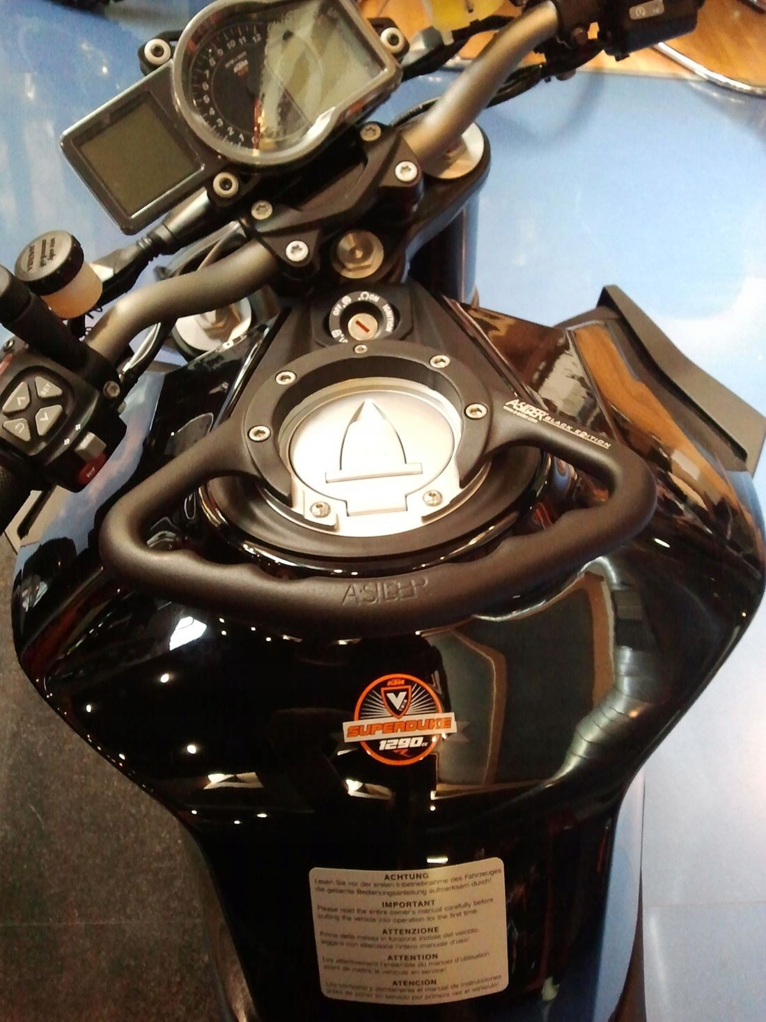 RIADIDLO BMW 1100/1150/1200 KTM 1290 pre palivovú nádrž pre cestujúcich