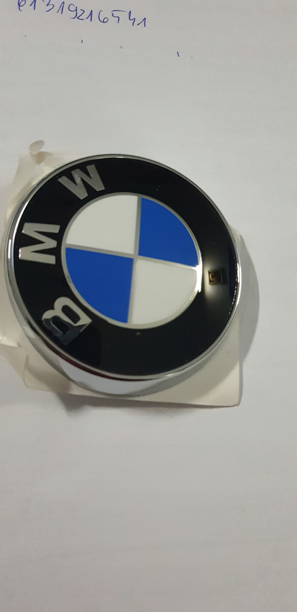 BMW K43 k1200R. Štítok s odznakom č. 51148240128.