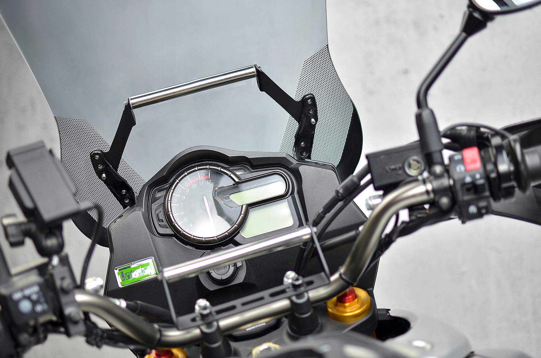 Nosník, montážna konzola navigácie SUZUKI DL 1000
