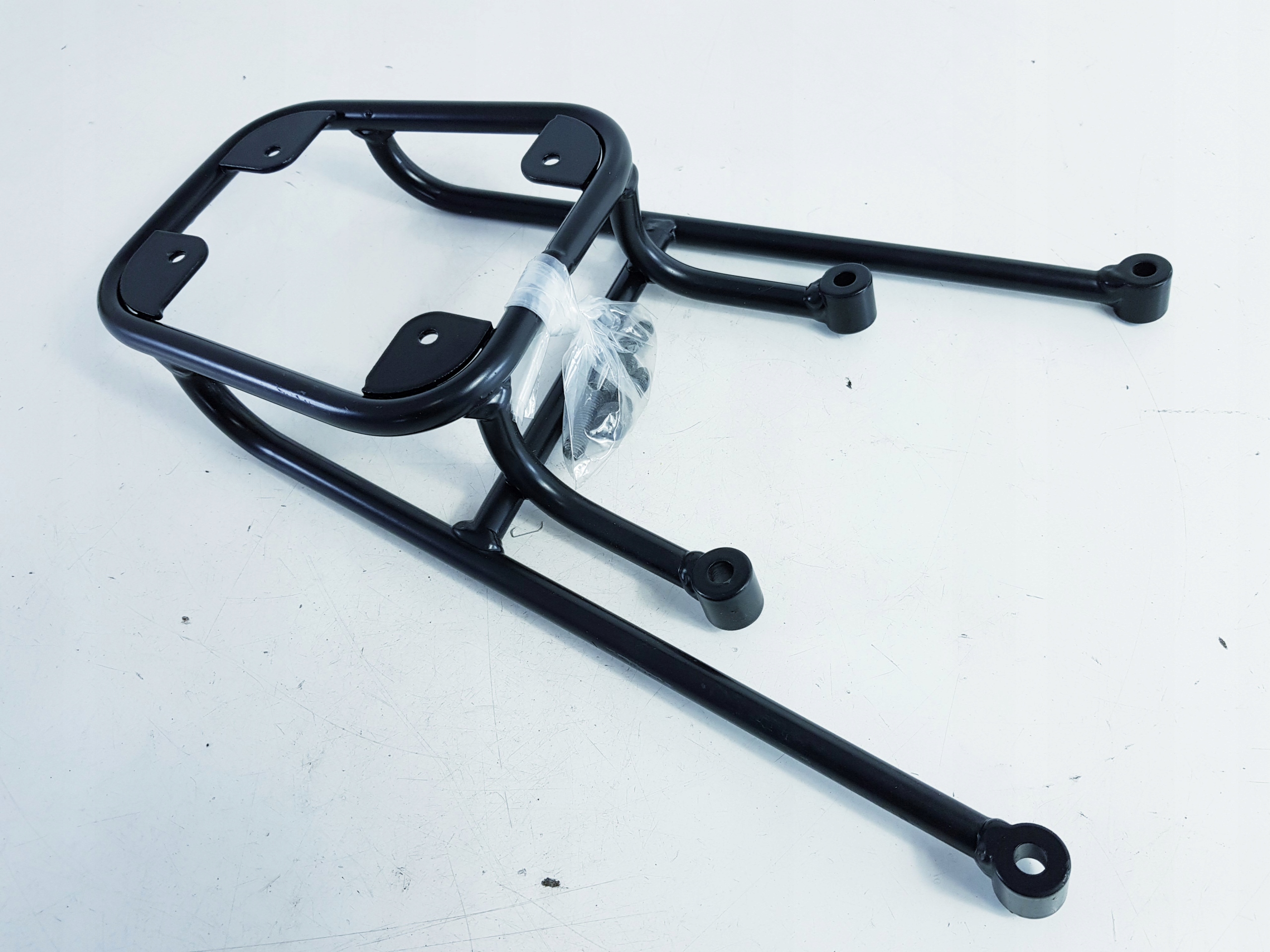 D1148 YAMAHA MAJESTY TRUNK BRACKET CASE NEW