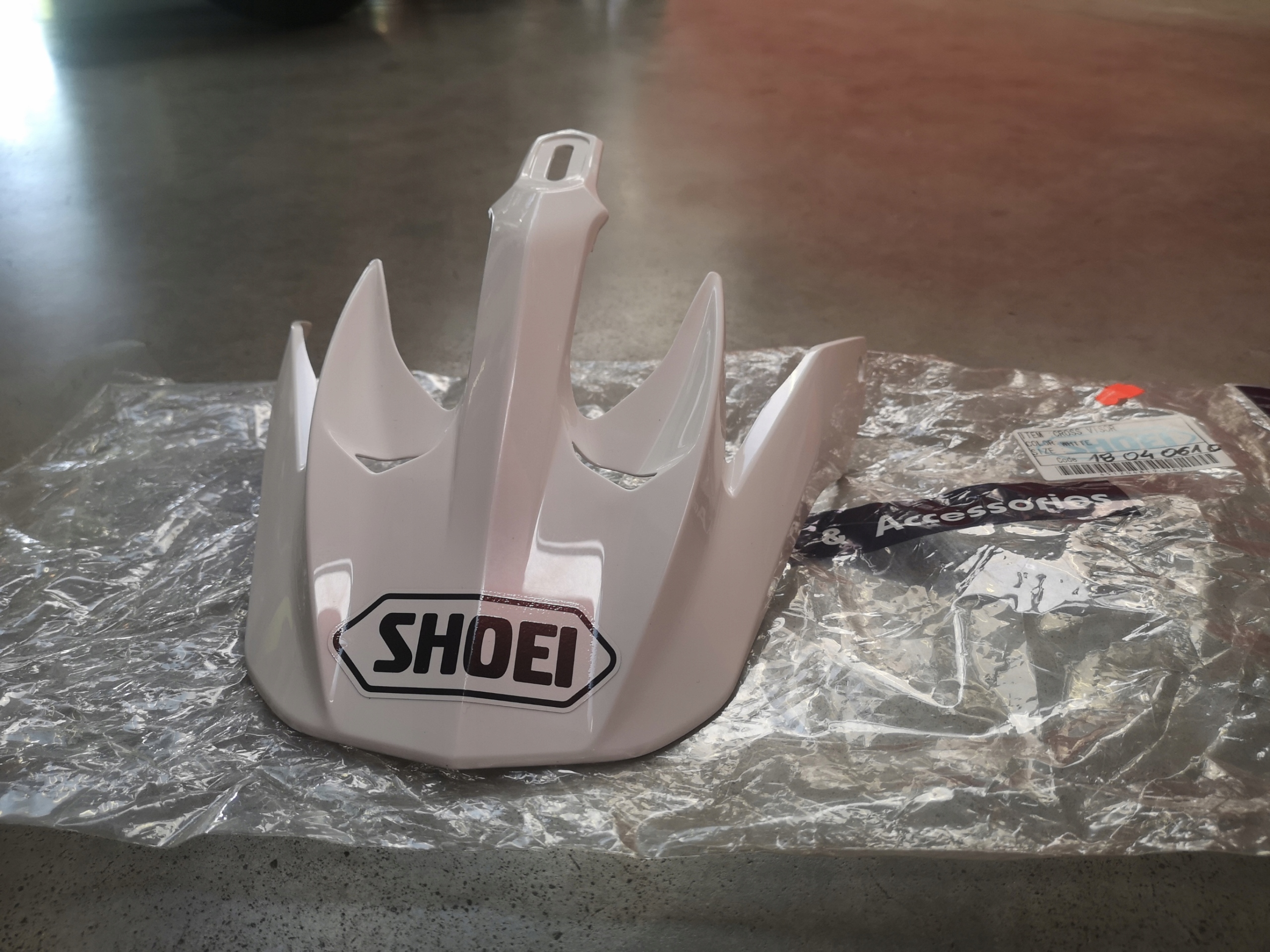 BIELY VISOR V-MOTO SHOEI