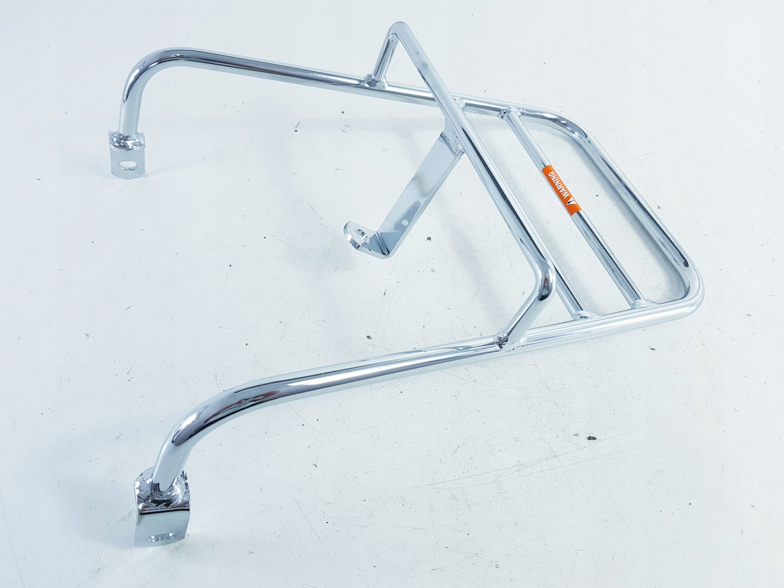 E376 SUZUKI VL 125 250 VSTREKOVAČ NOSIČA NOVINKA