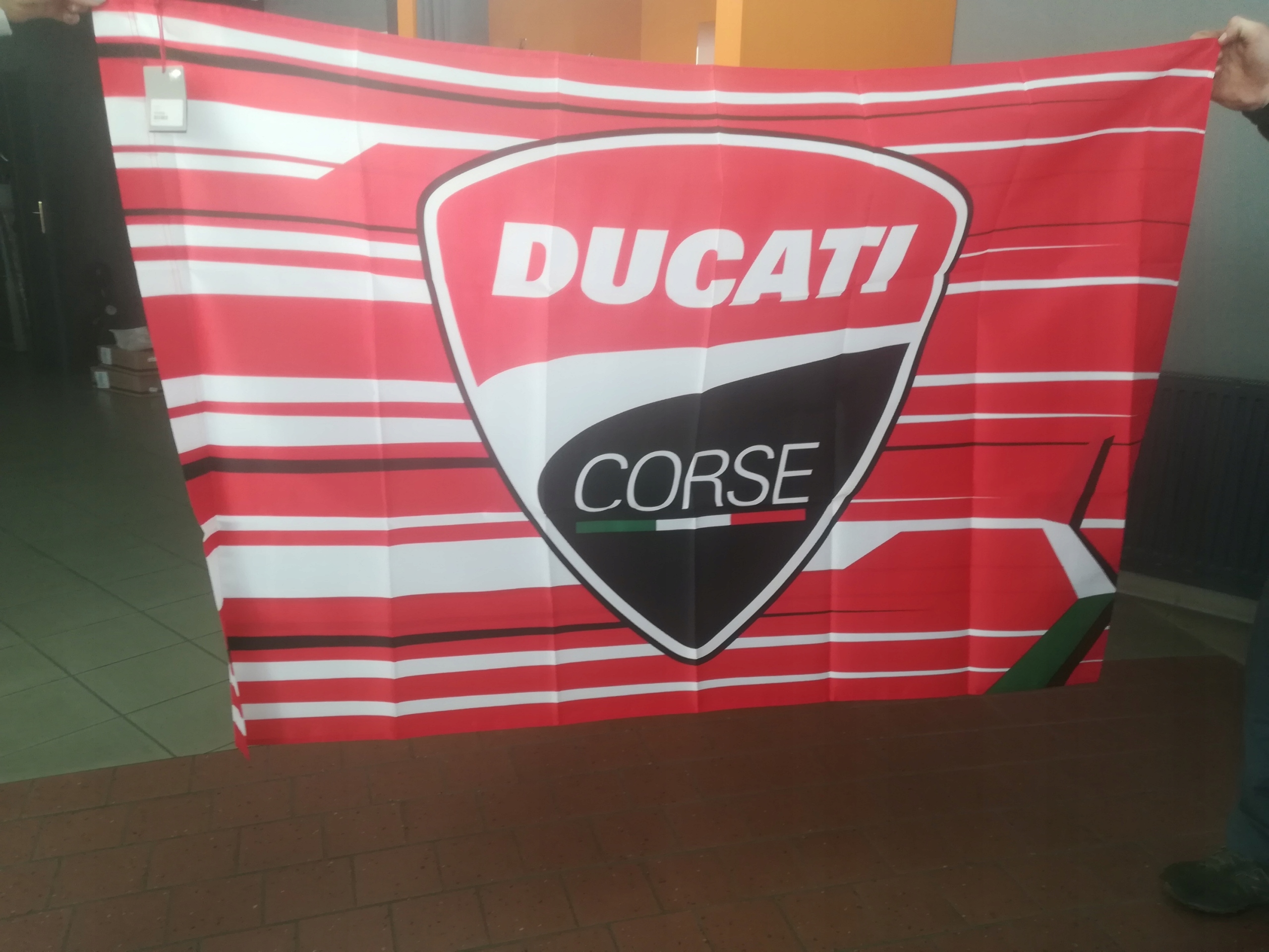 Vlajka Ducati, 987695090