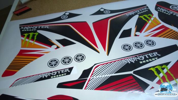 GRAFIKA NA MOTOCYKLE YAMAHA XT 125 OBTISKOV