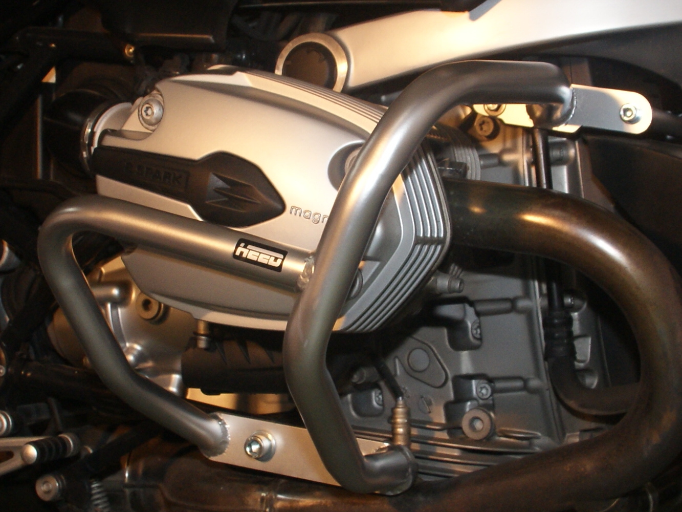 Padacie rámy HEED pre BMW R 1200 R (07-14) strieborné
