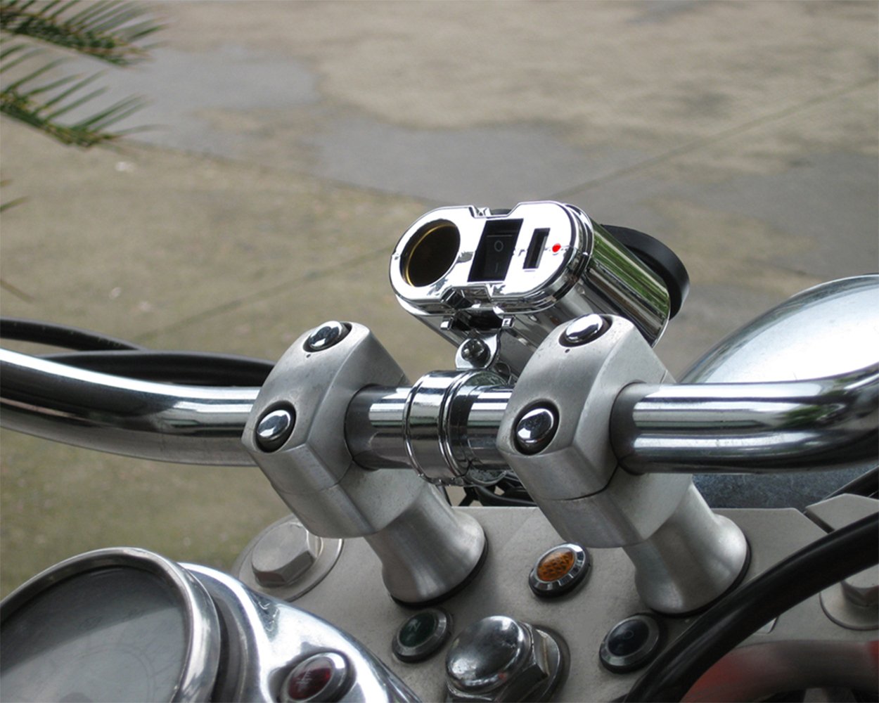 Zásuvka zapaľovača cigariet Chrómovaný motocykel USB