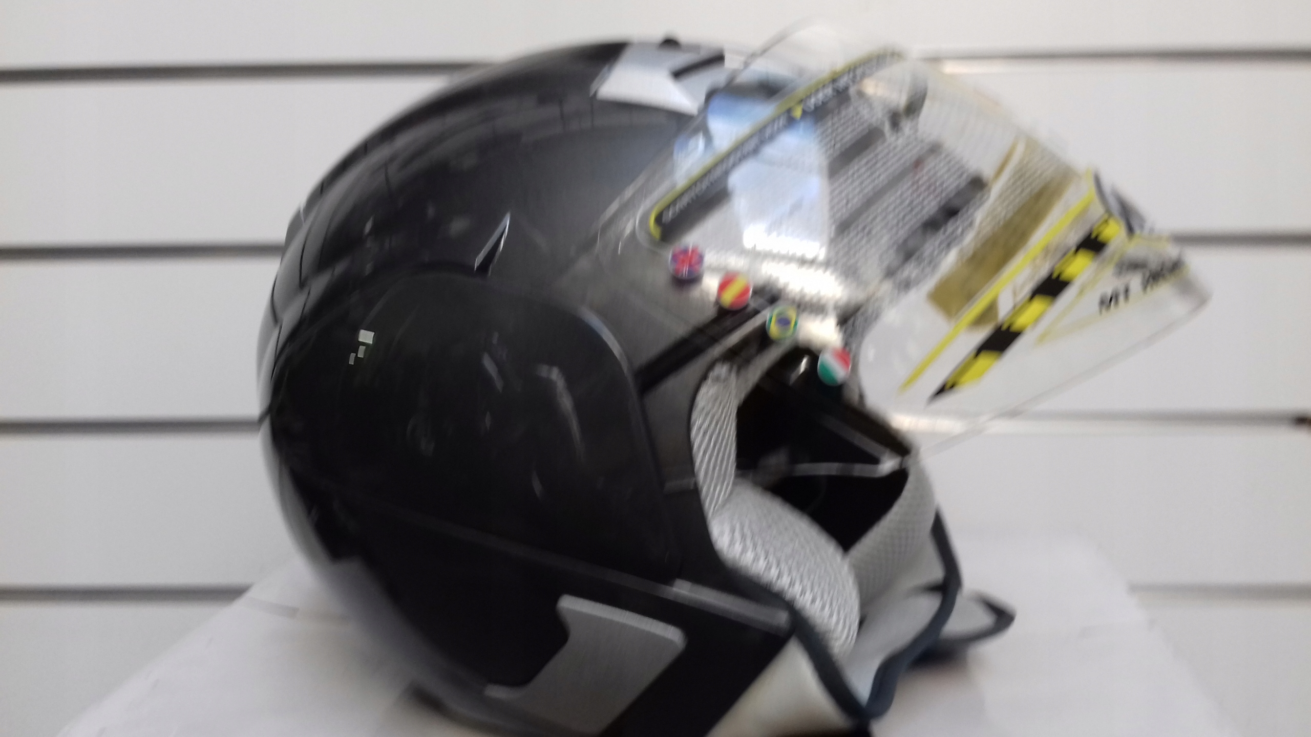PREDAJ PRILBY MT CENTRUM SEDEM MOTOCYKLOV