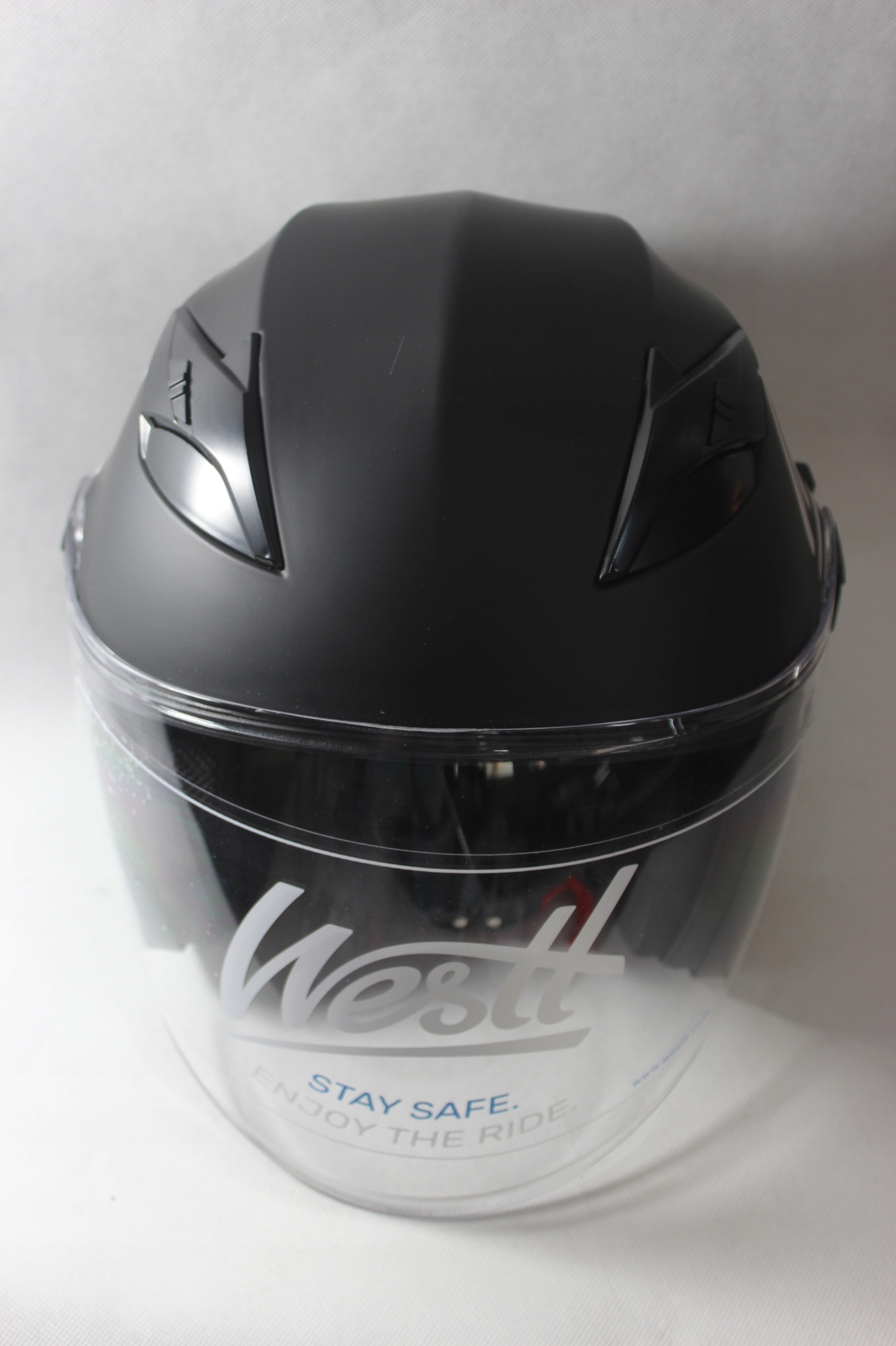 PRILBA NA MOTOCYKLE Westt | Veľkosť XL | 61 cm