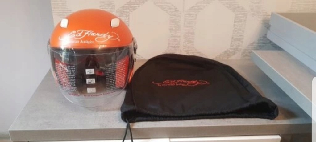 PRILBY NA MOTOCYKLE ED HARDY KRESŤANSKÝM AUDIGIEROM NOVINKA
