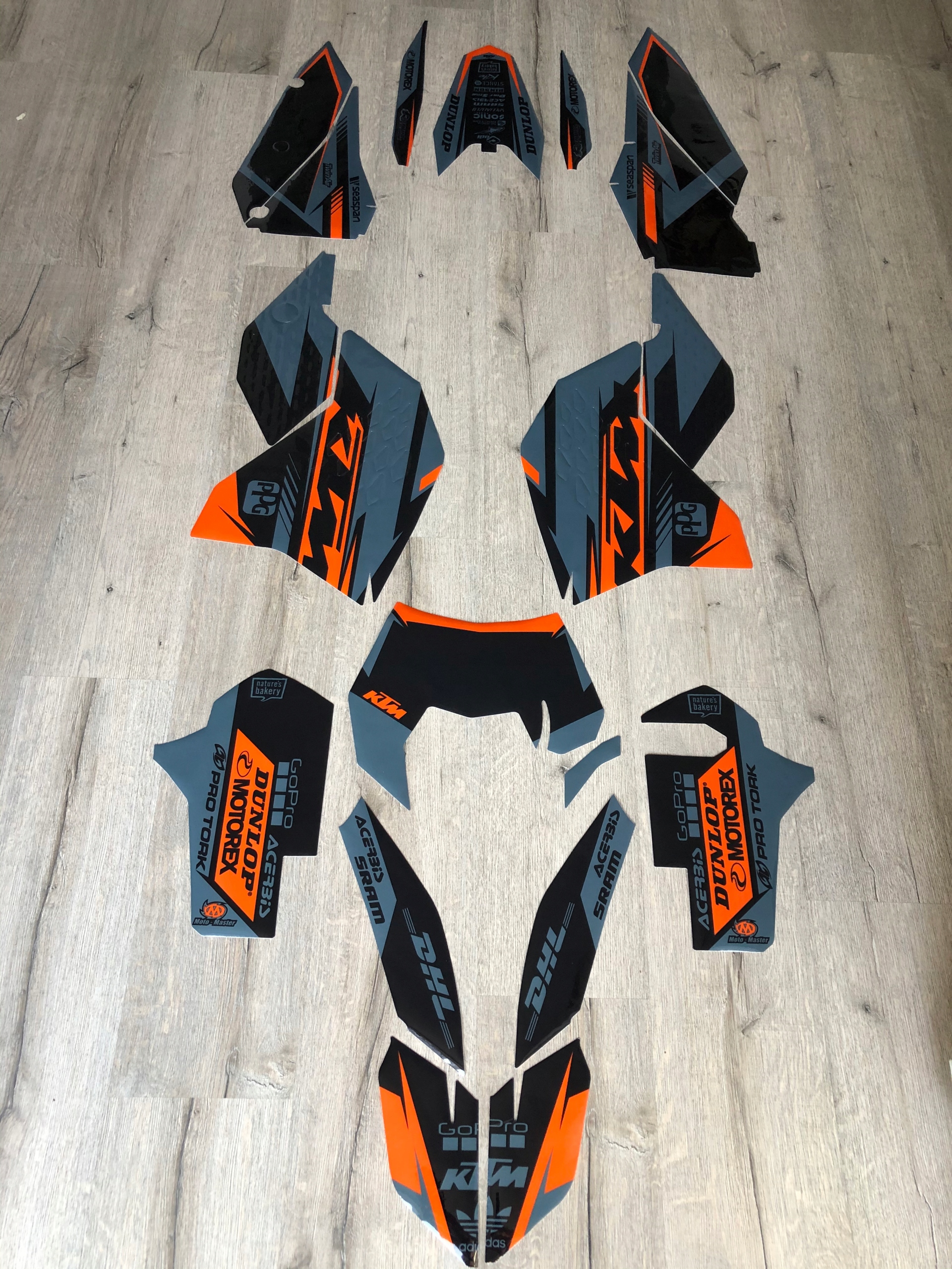 Šedá dyha KTM EXC 08-11 od spoločnosti ITALY CUBAMOTO