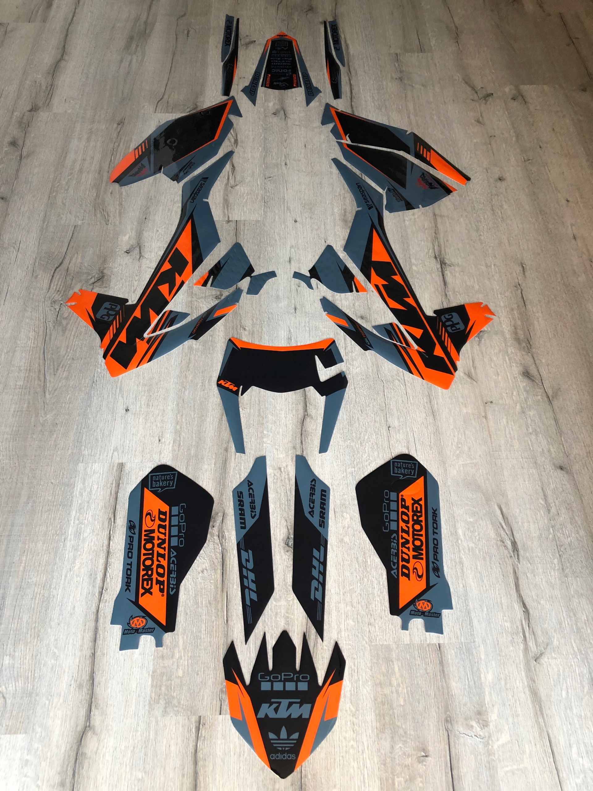KTM EXC 17-19, ŠEDÁ TOVÁRNA, dyha CUBAMOTO