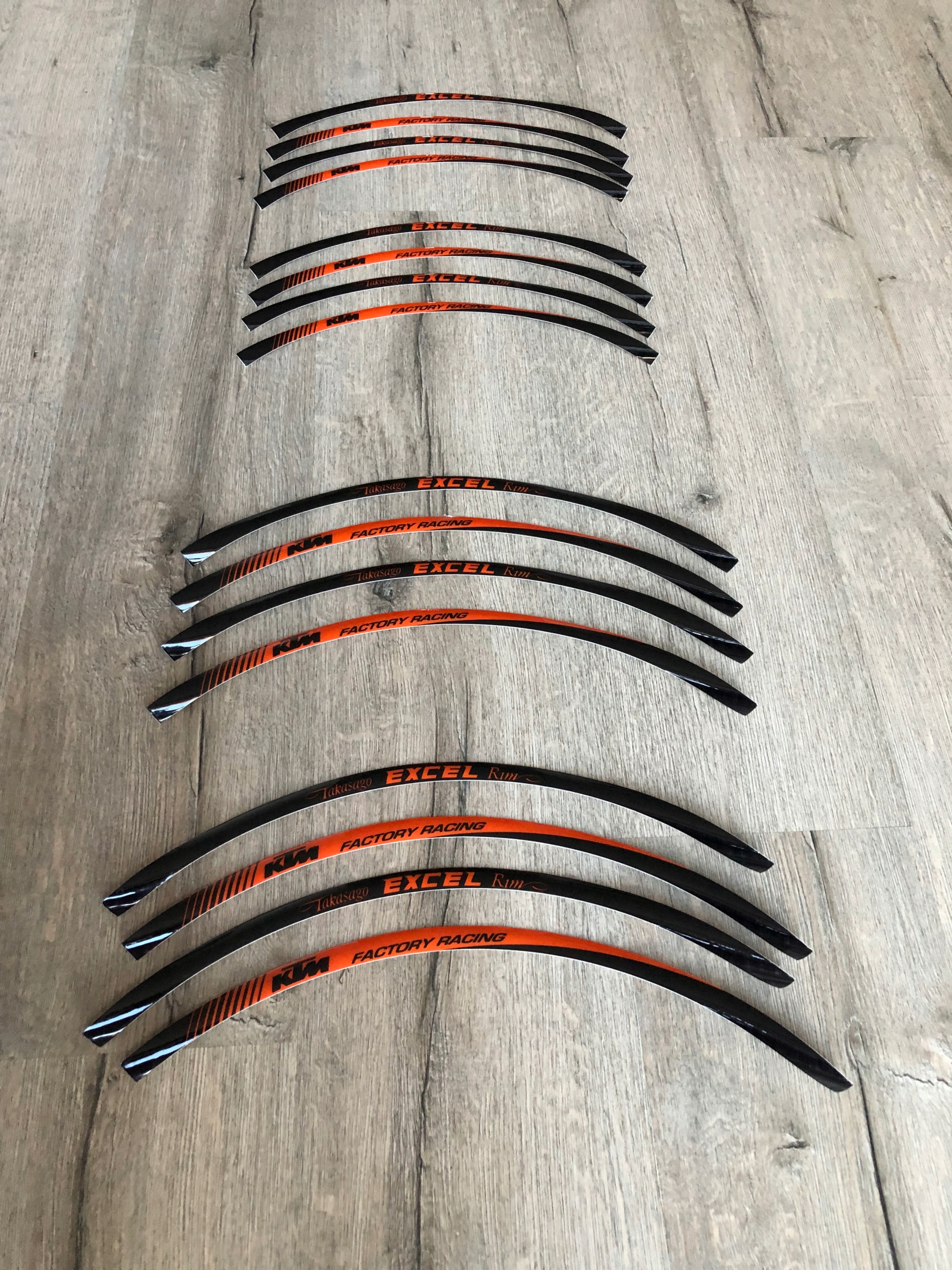 KTM EXC, nálepky SX, ráfiky CUBAMOTO