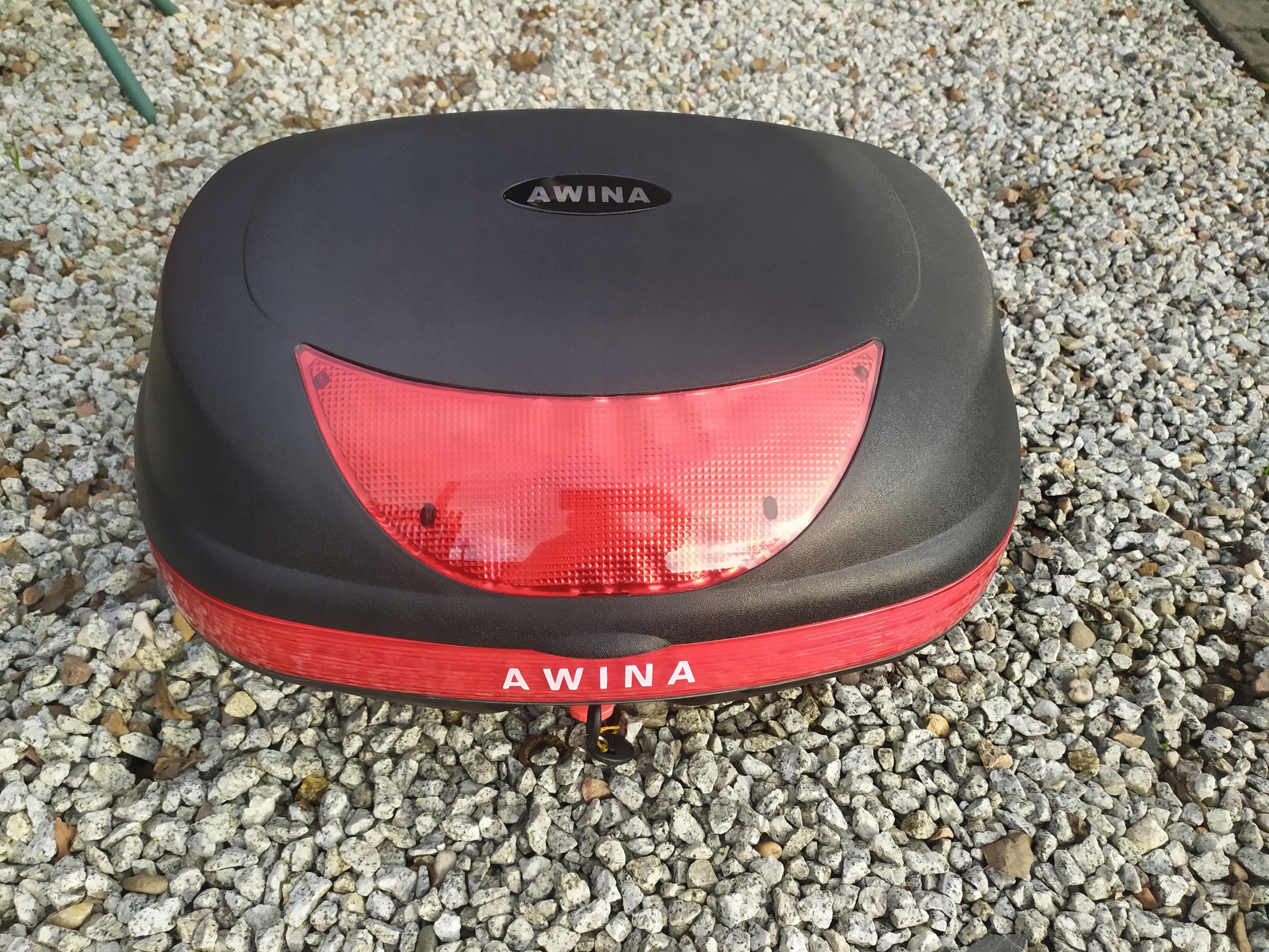 PÚZDRO NA SKÚTRE, MOTOCYKL NA 2 PRILBY-AWINA