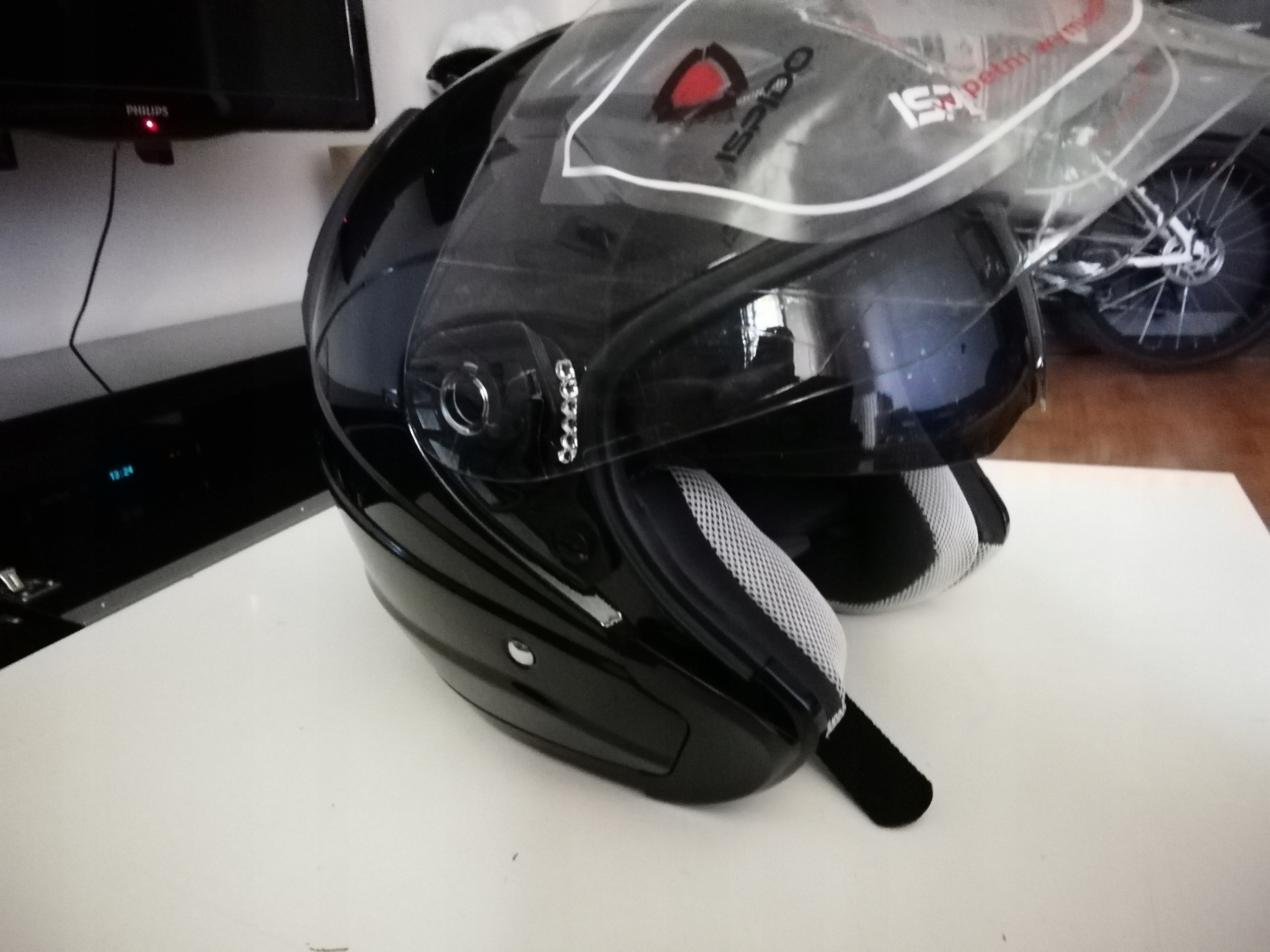 Prilba, skúter, motocykel ISPIDO