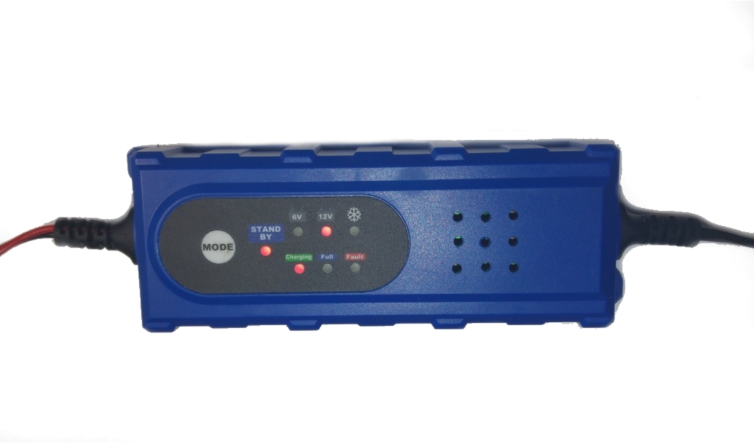 Mikroprocesorová impulzná nabíjačka 3,8A 6V / 12V