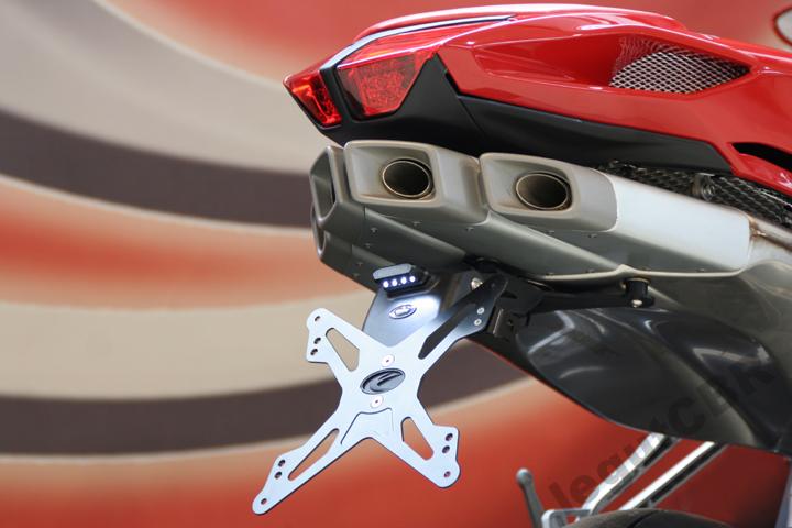 UPEVNENIE PANELU EVOTECH MV AGUSTA F4 2010-2012