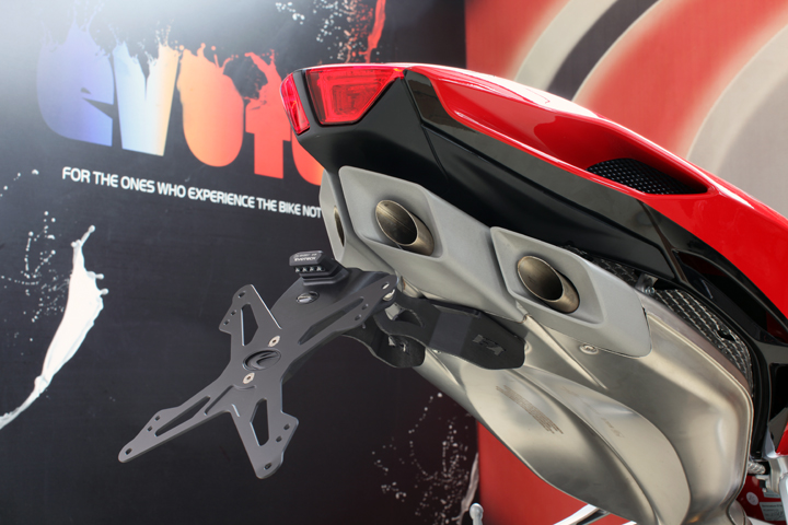 UPEVNENIE PANELU EVOTECH MV AGUSTA F4 2013-2014