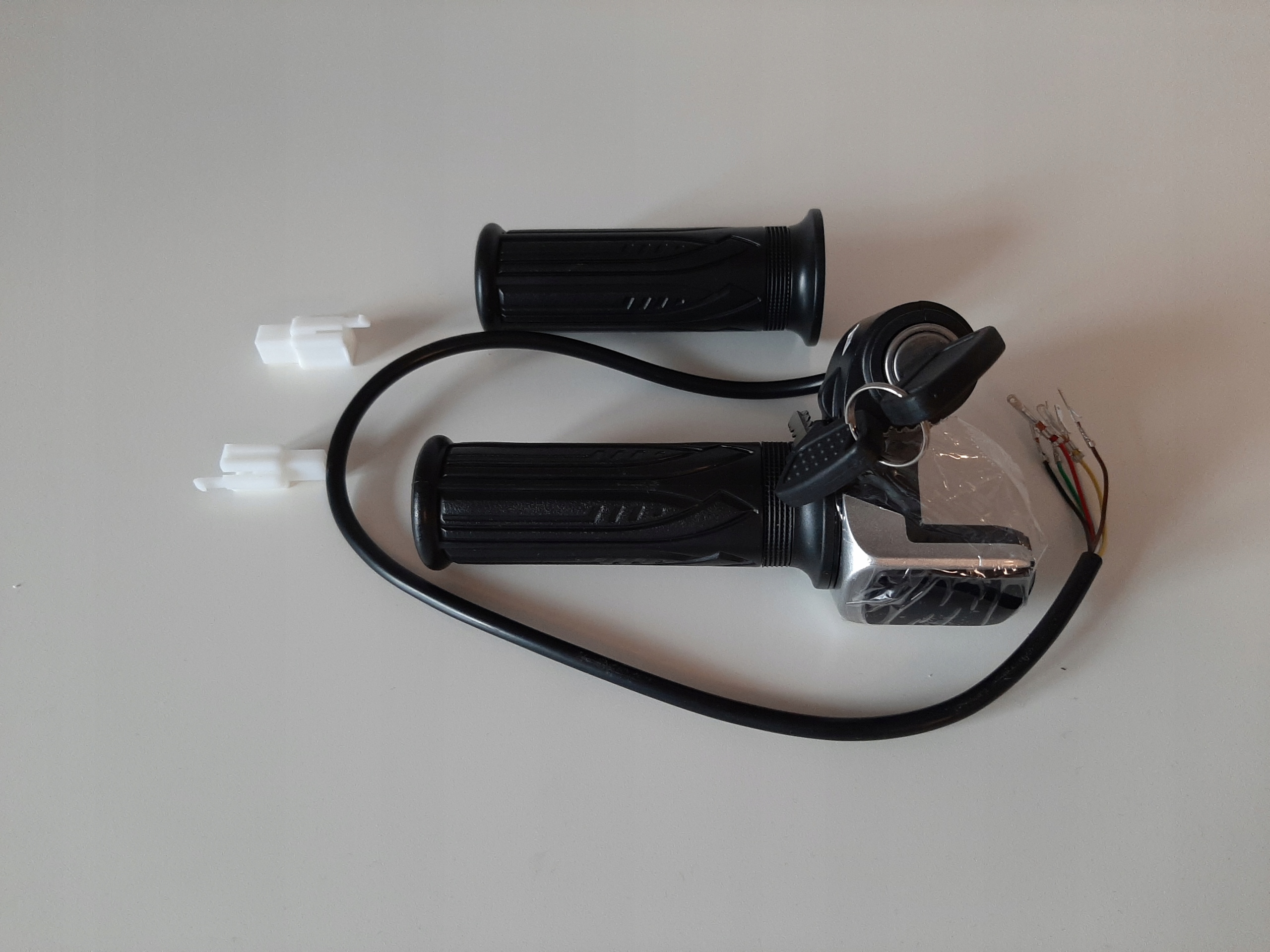 Elektrický skúter SET s plynovou rukoväťou