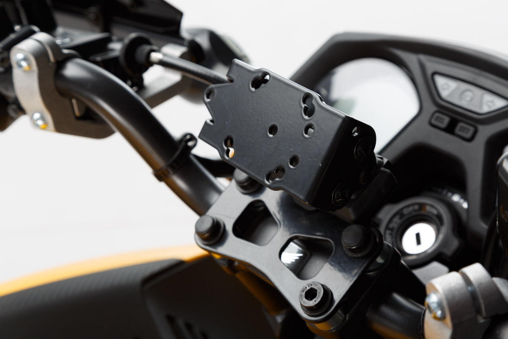 Upevnenie / držiak GPS pre BMW R1200 (R / S / RT) 07-10r