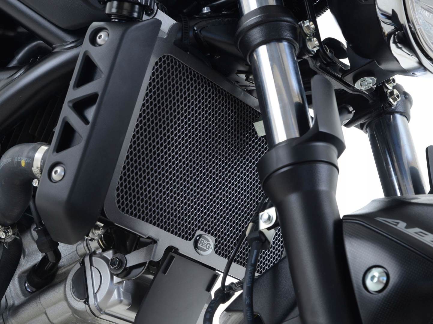 KRYTOVÝ RADIÁTOR R&G SUZUKI SV650 (16-) ČIERNY
