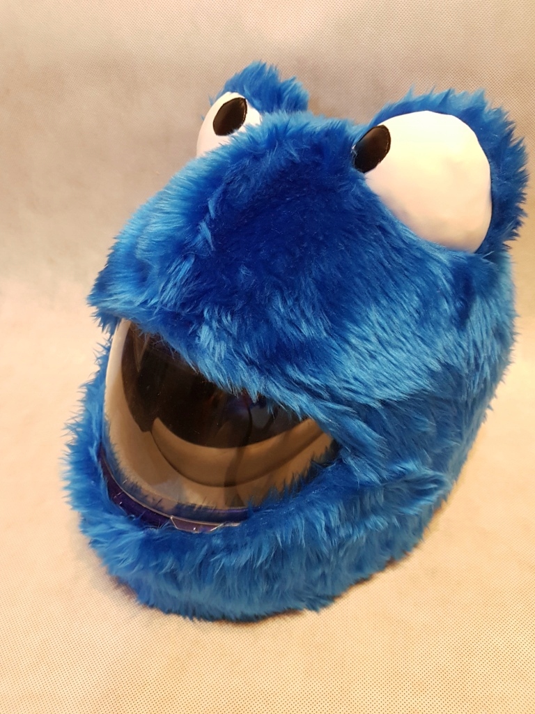 Dekorácia na prilbu BLUE MONSTER. Perfektná na darček HIT