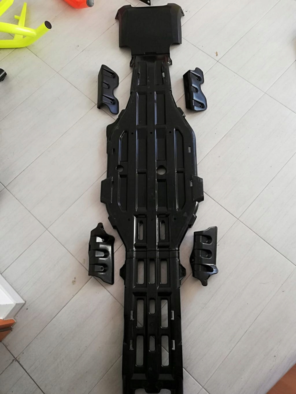 PLASTOVÉ ZÁKLADNÉ KRYTY SUZUKI KINGQUAD 750 2007-
