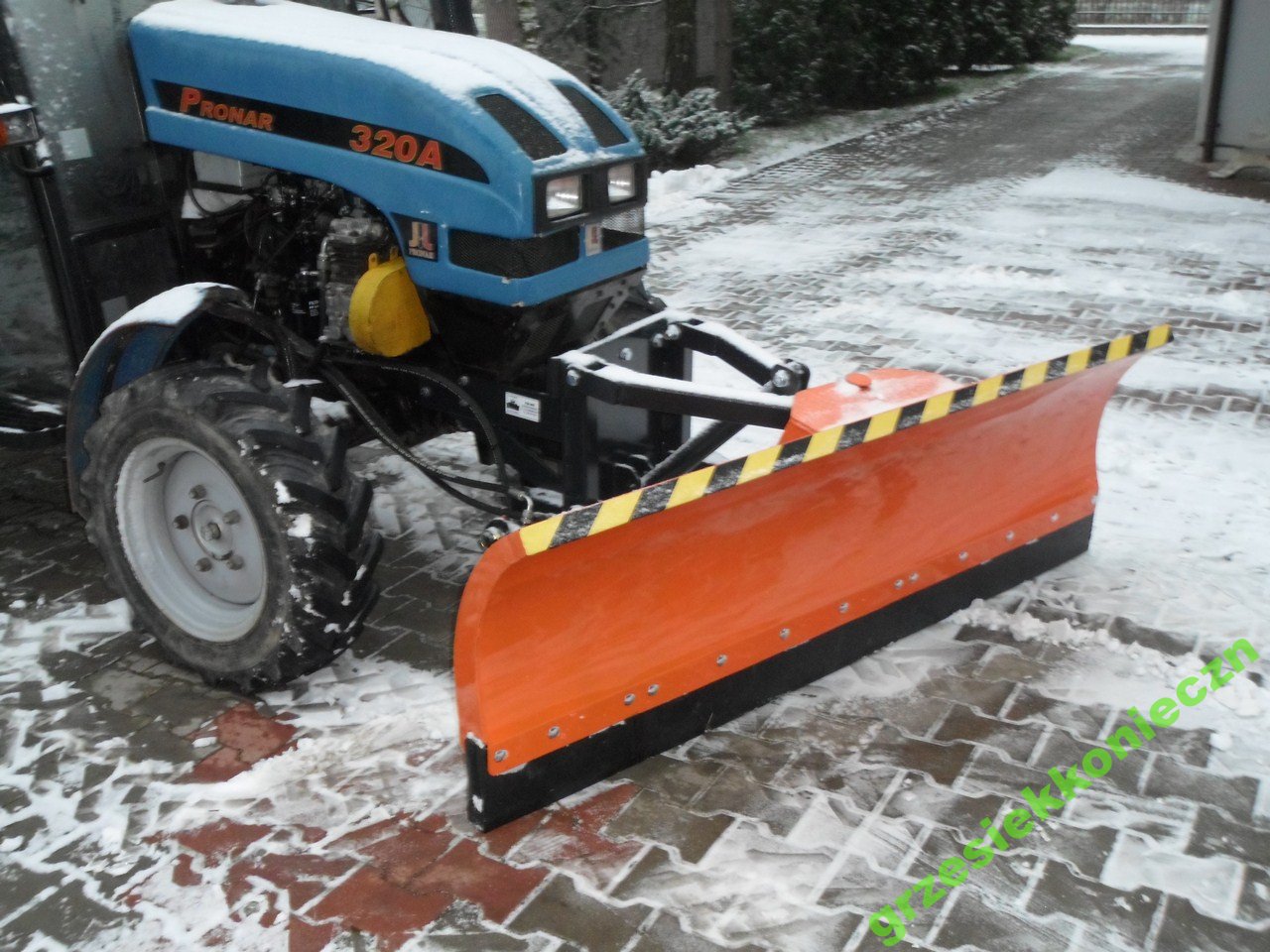 Snežný pluh Ursus mf C 330 c 360 255 235 zetor FV