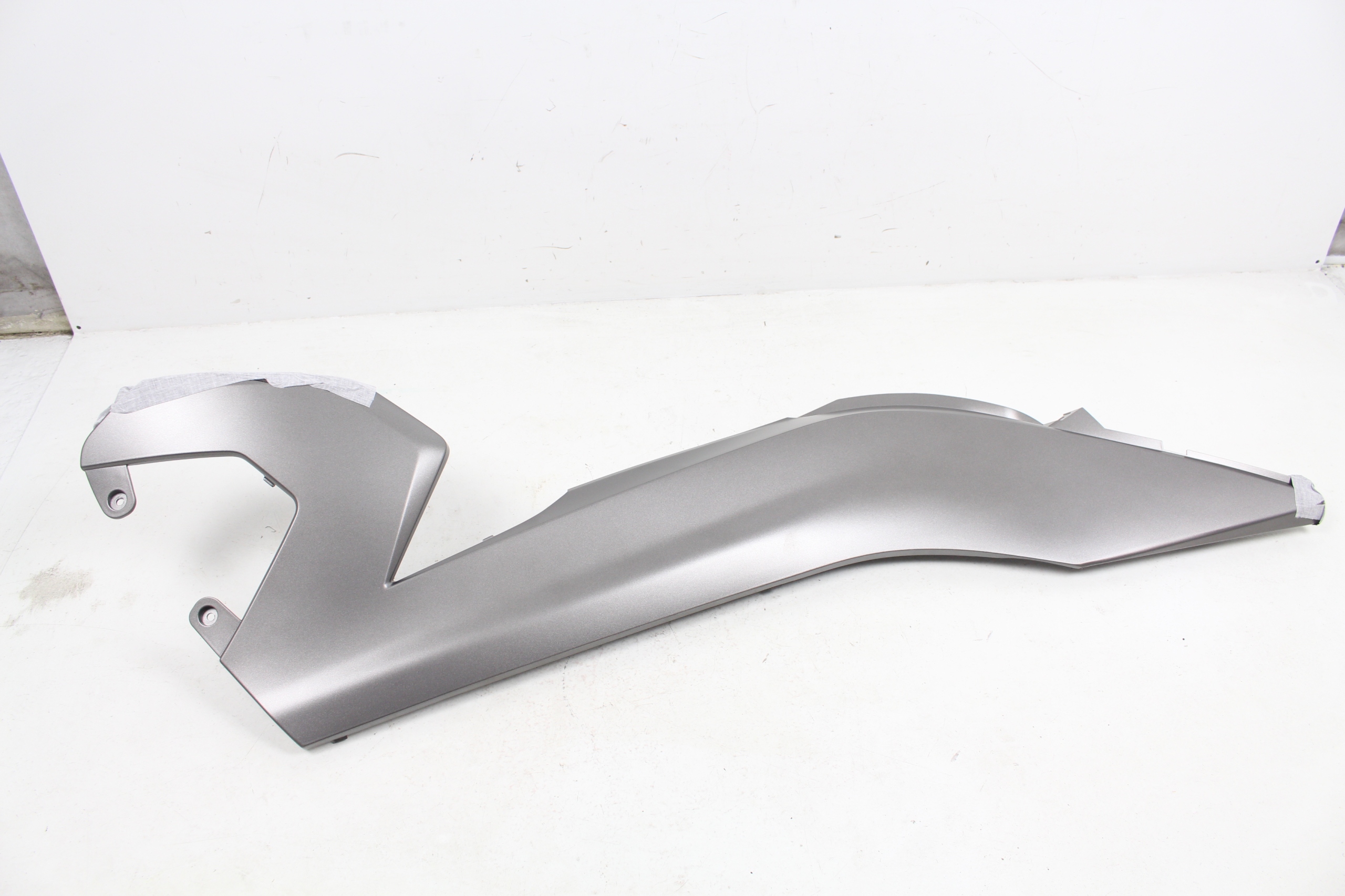 KRYT VĽAVO 46638545589 BMW C650