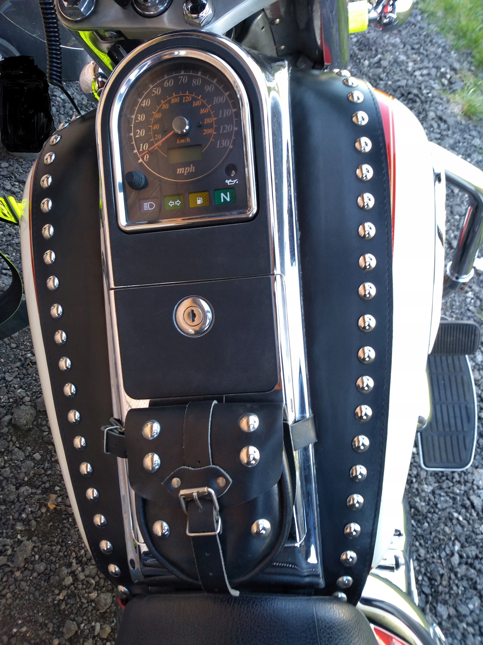 Tankový pás SUZUKI BOULEVARD 1500