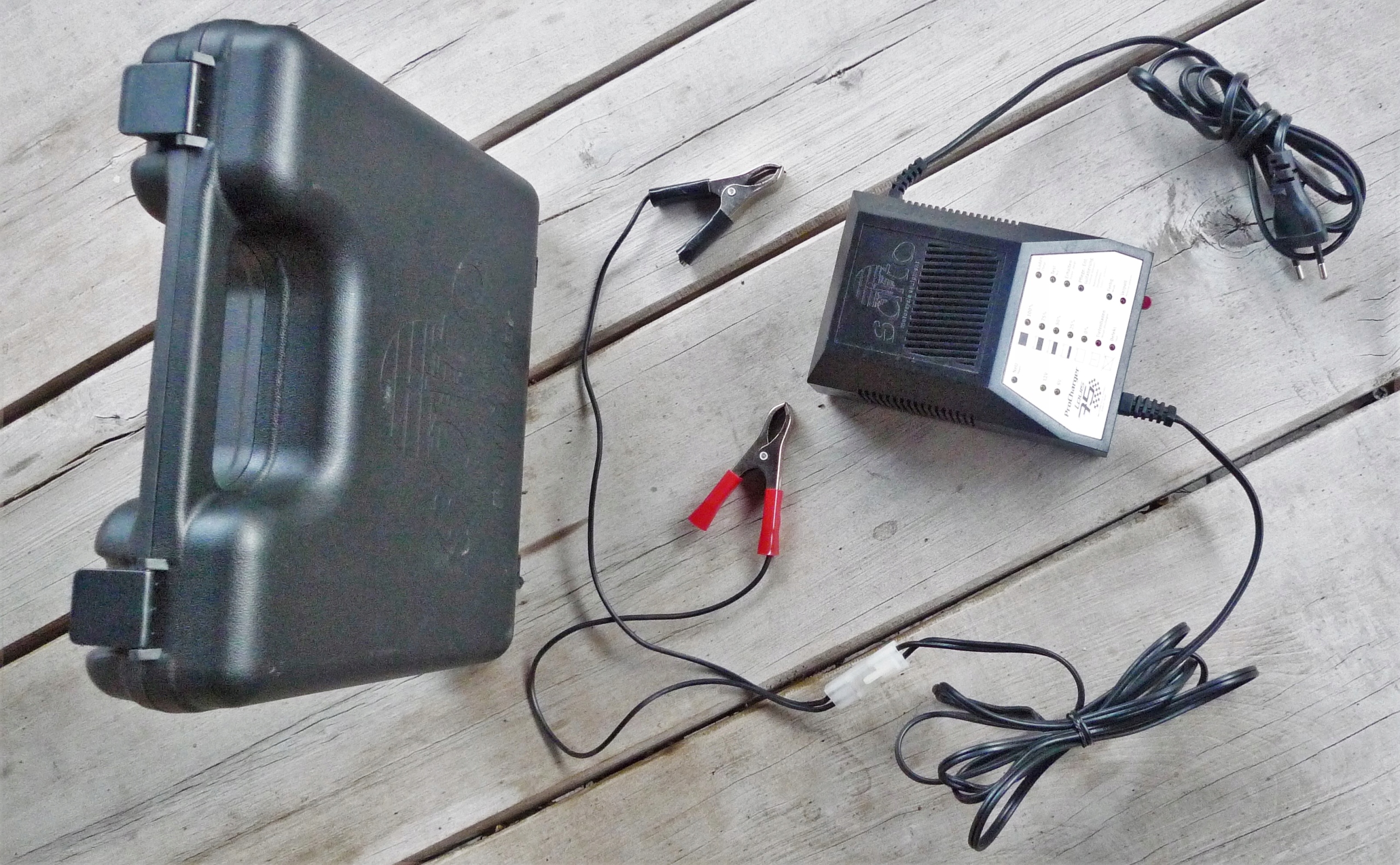 Nabíjačka na motorku Saito ProCharger 12V 6V