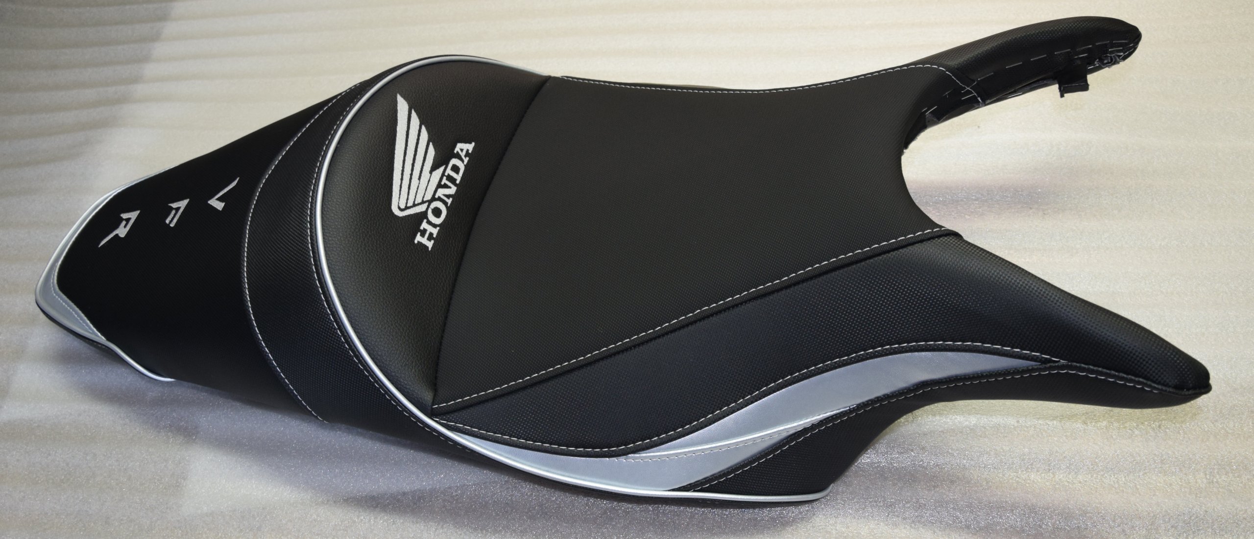 Prestavba sedačky Honda VFR 800