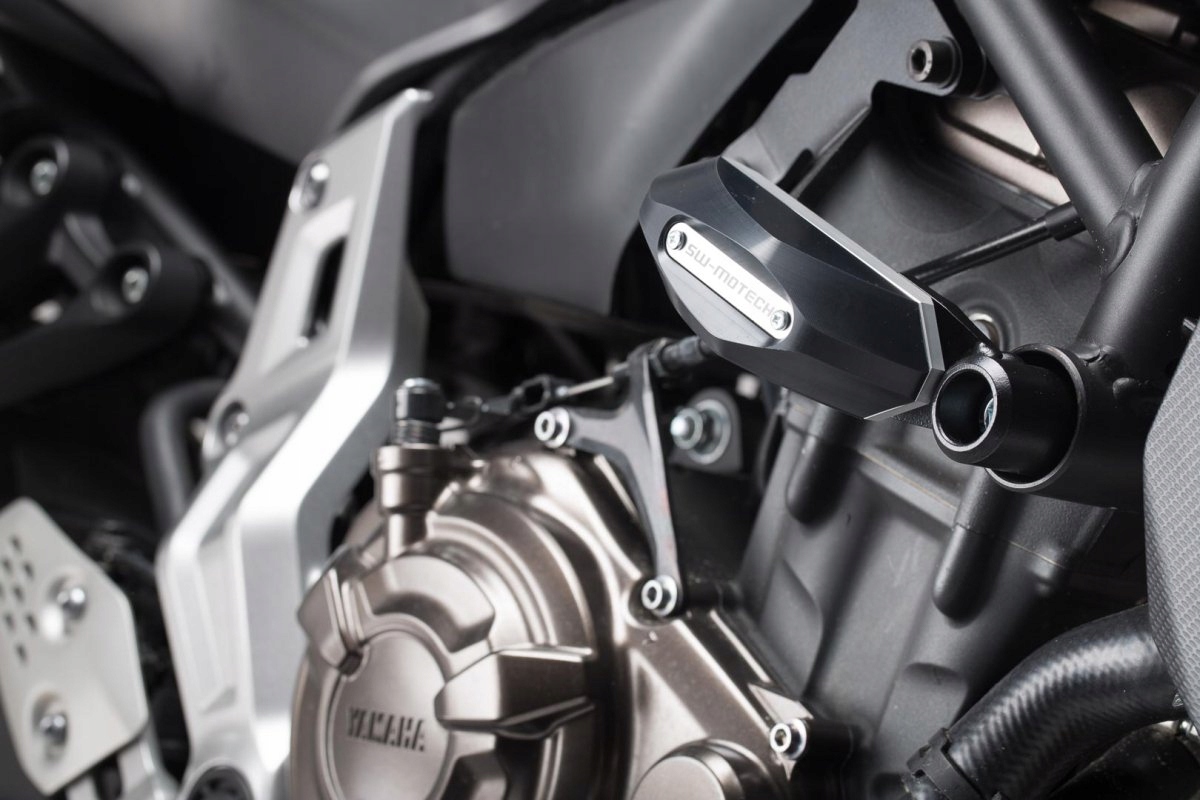 ZÁVITOVÉ NÁPLNE SW-MOTECH YAMAHA MT-07 (14-) ČIERNE