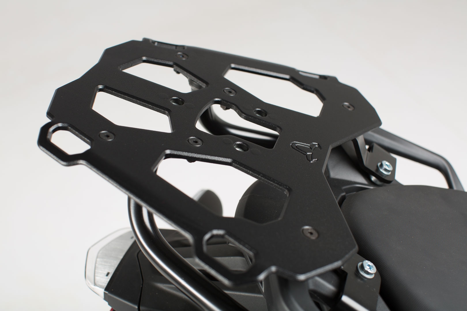 Rám kufra SW MOTECH Al-Rack pre BMW S 1000XR 15-