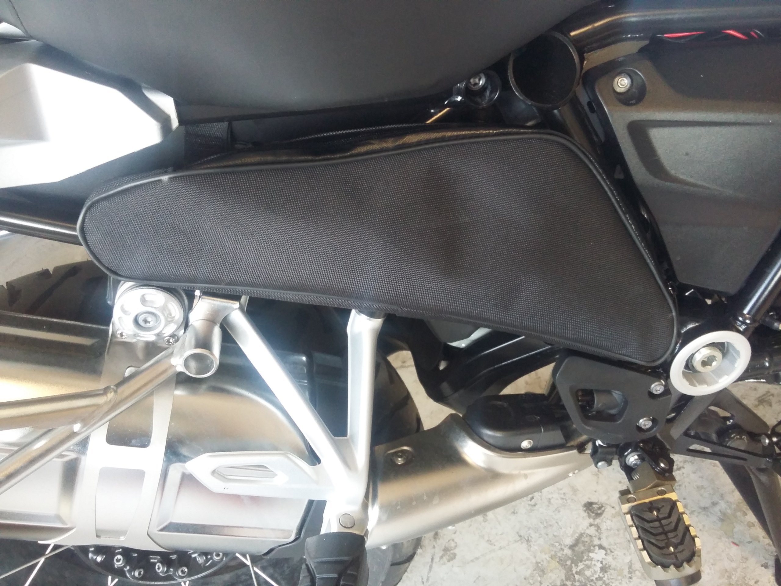 TAŠKY NA SEDADLOVÉ RÁMY, BMW GS 1200LC ADVENTUR