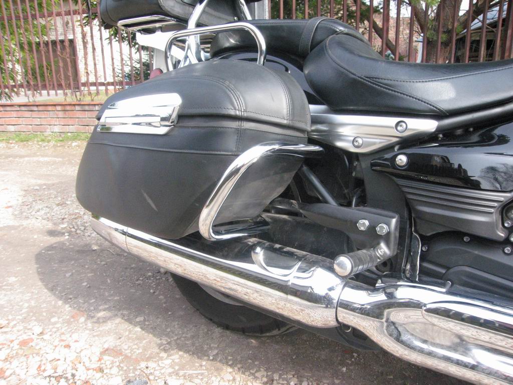 YAMAHA XV1900 MIDNIGHT STAR, ZADNÉ GMOLY