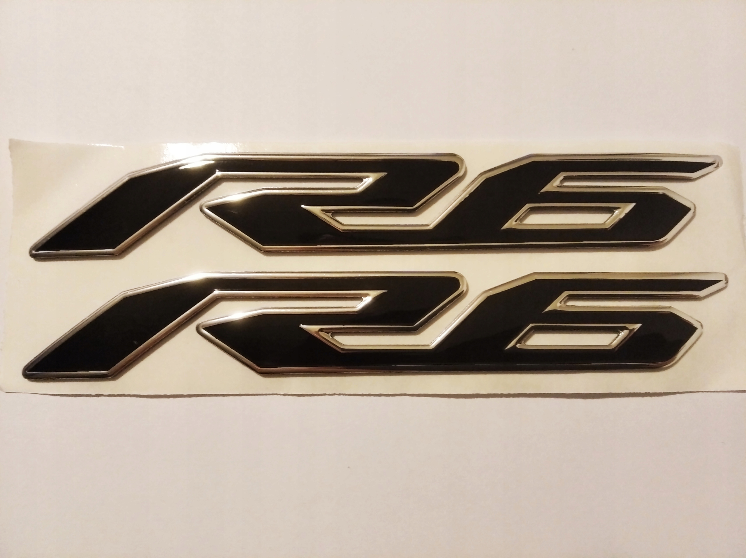 Logo Yamaha YZF R6 logo strieborný 3D znak