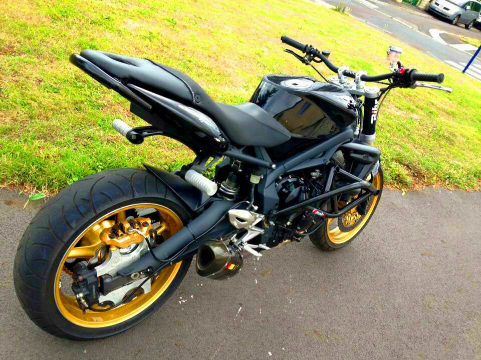 Kaskadérska klietka BSA Triumph Street Triple 2006-16