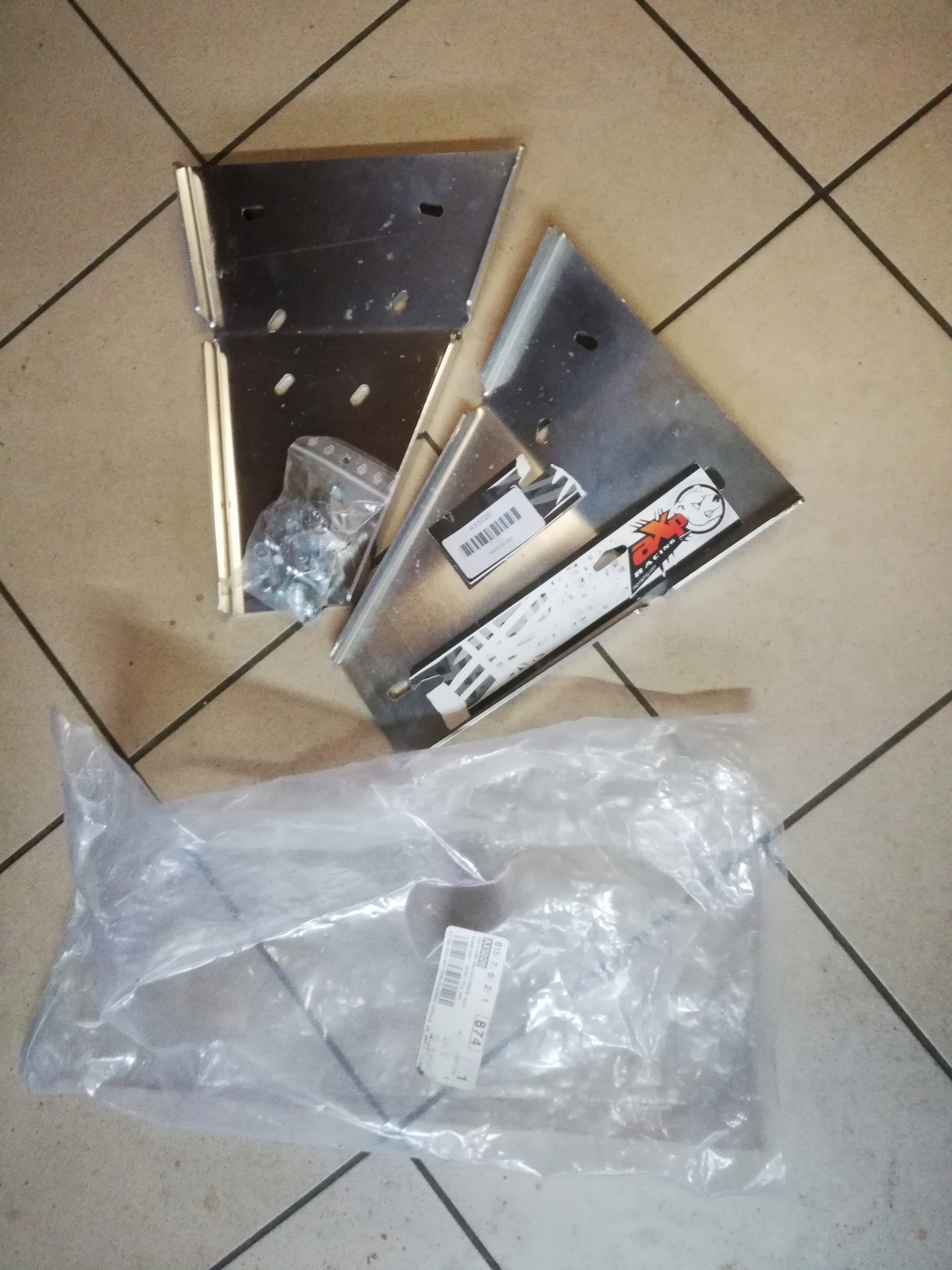 Kryty ramien riadenia Yamaha YFZ 450 04-07 AXP Racing