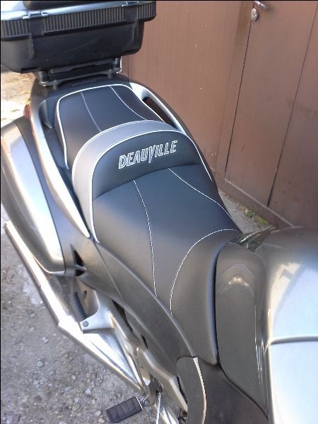 Úprava sedadla Honda Deauville 700