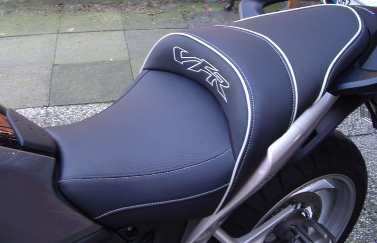 Prestavba sedačky Honda VFR 1200 F