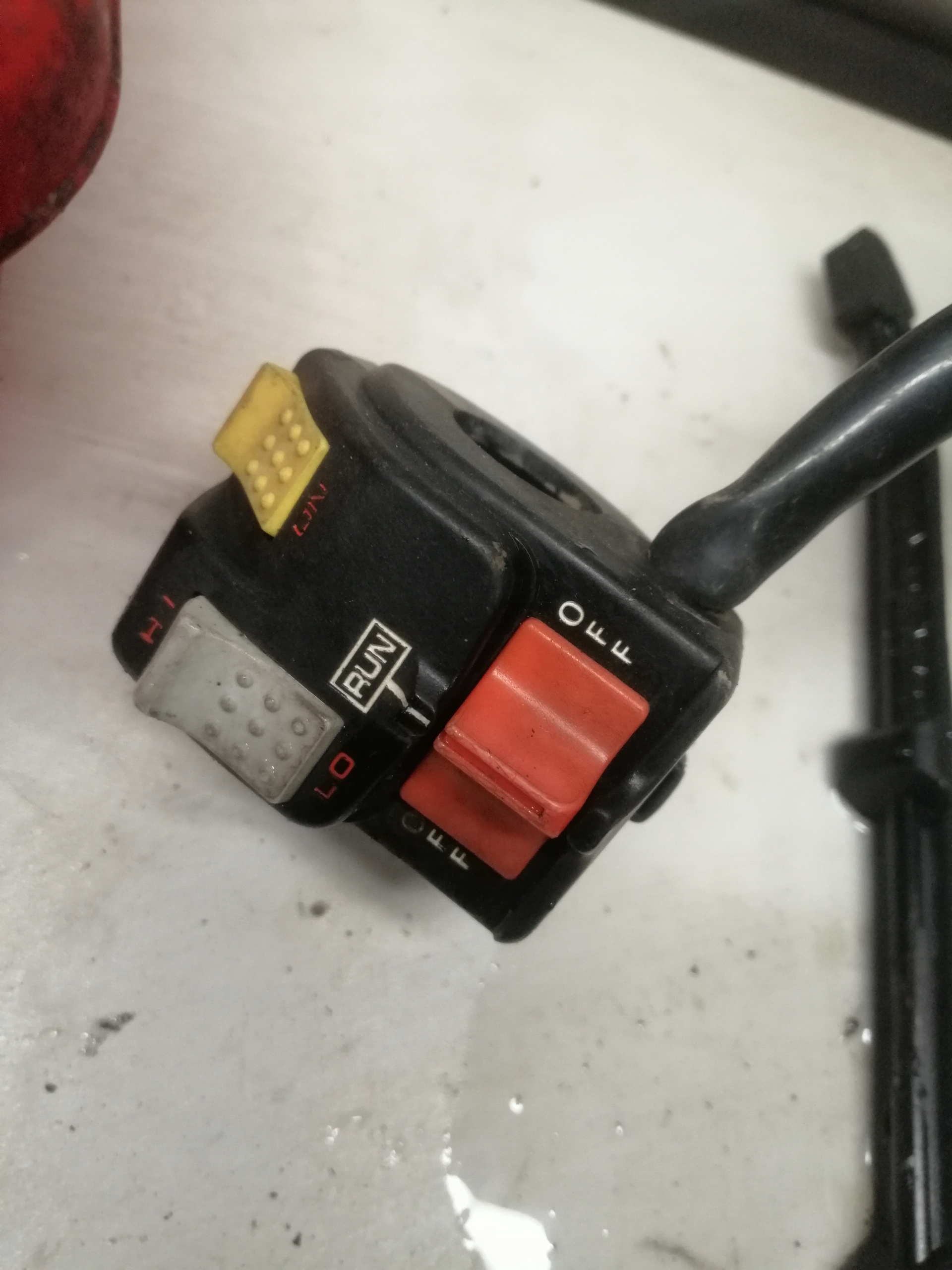 trx 250 ex os 93r na kopci kombinovany vypinac